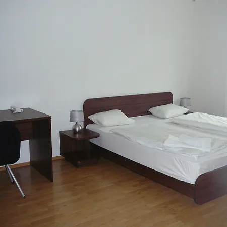 Lion Medena, Big Size, High Ceilings Apartamento Bratislava